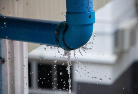 Water-leaking-from-pipe